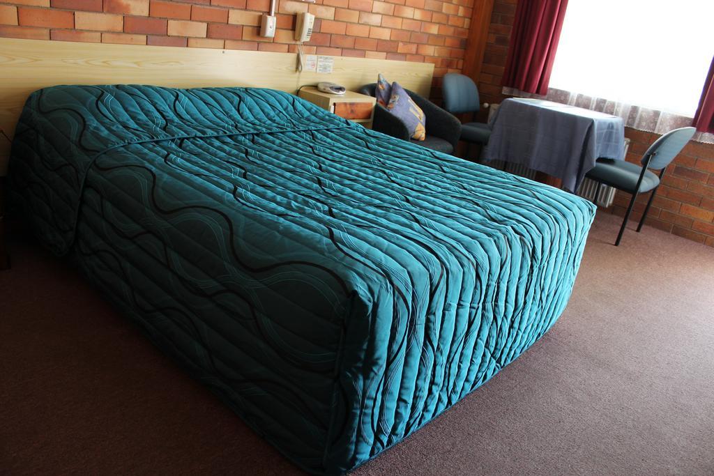 Glen Innes Lodge Motel Room photo